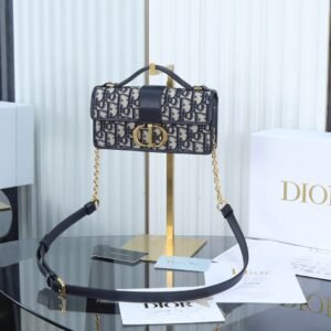 DIOR Montaigne
