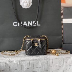 chanel Small makeup box