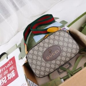 GUCCI Tiger head bag