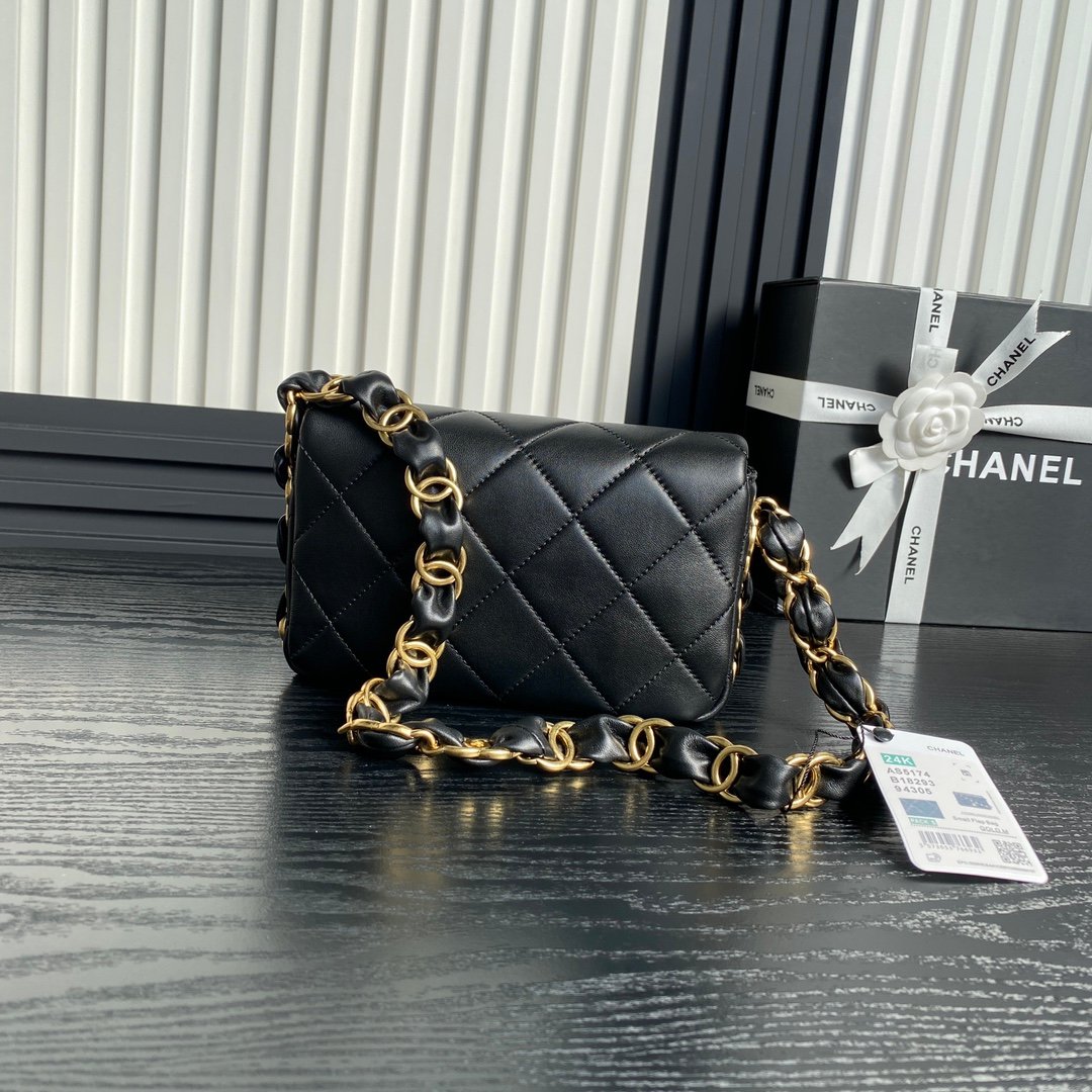 CHANEL underarm bag - Image 2