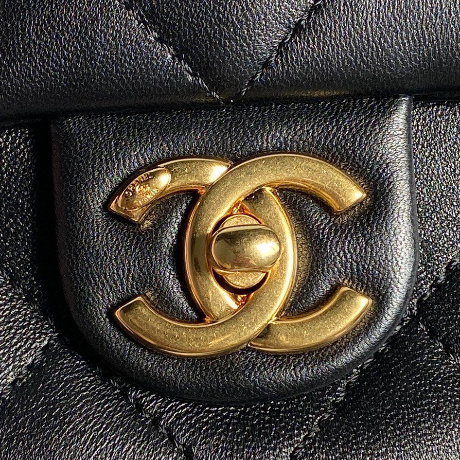 CHANEL underarm bag - Image 3