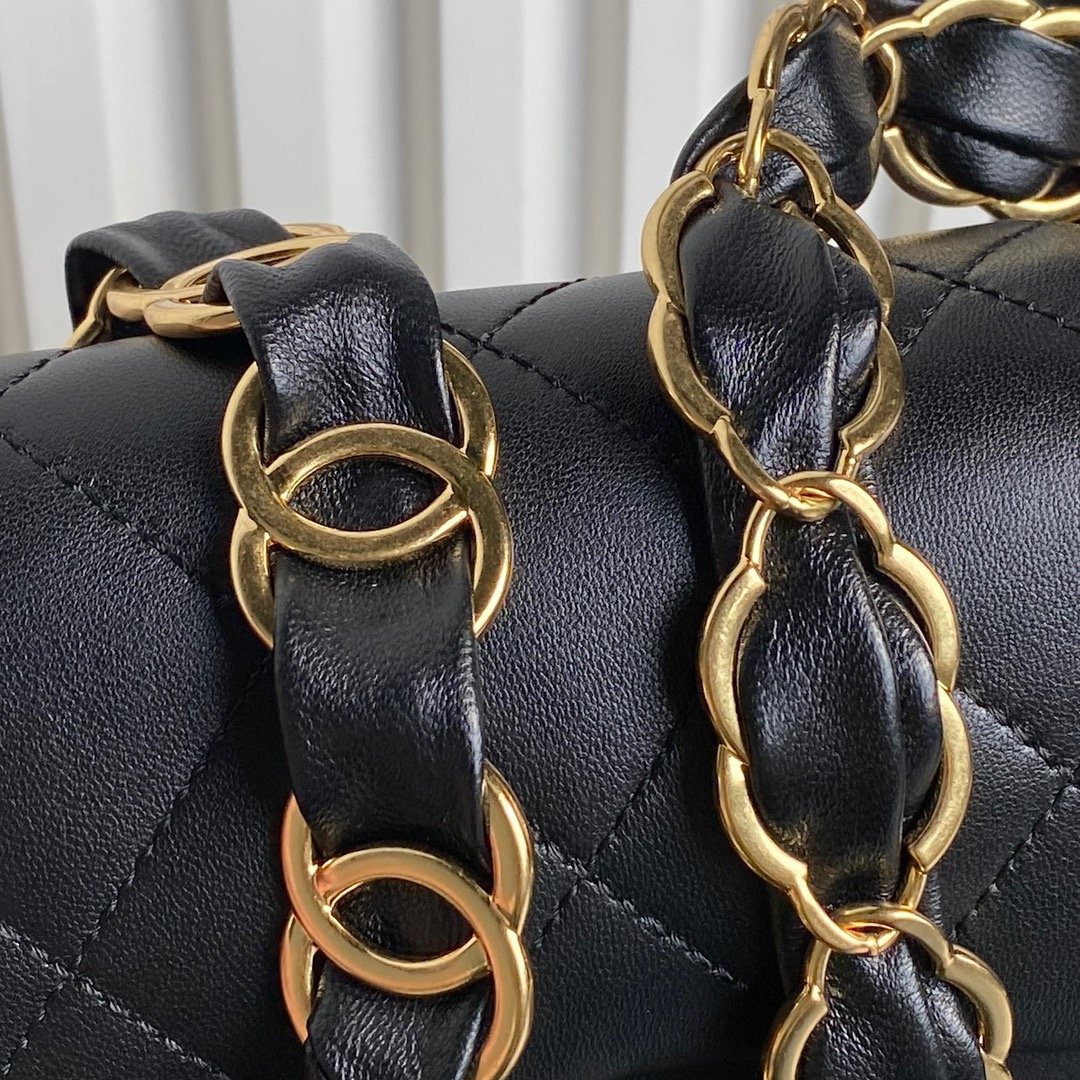CHANEL underarm bag - Image 4