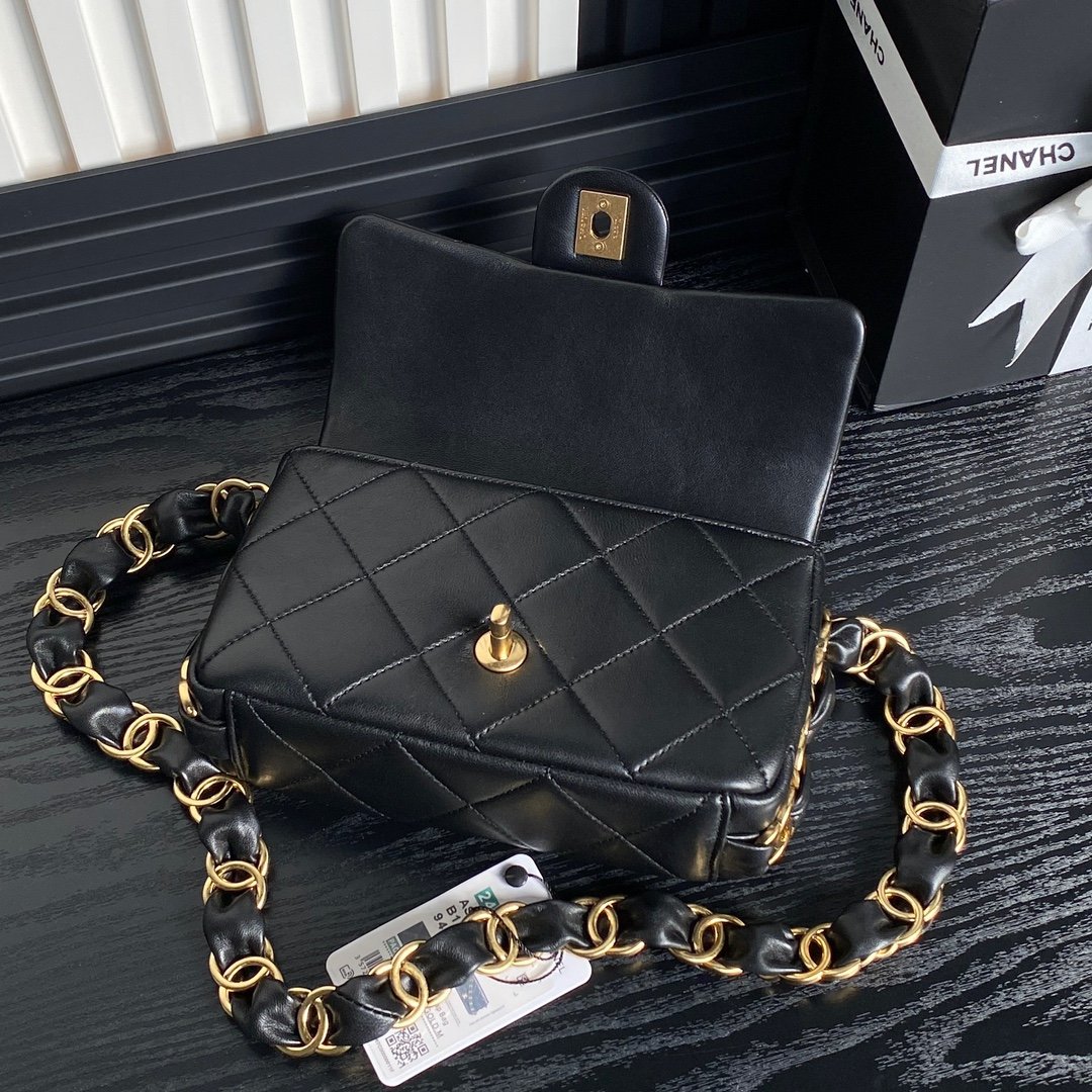 CHANEL underarm bag - Image 7