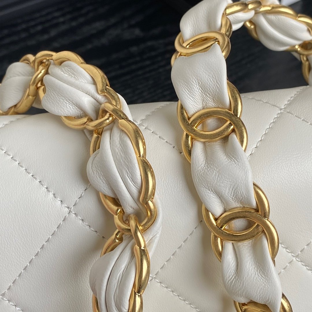 CHANEL underarm bag - Image 4