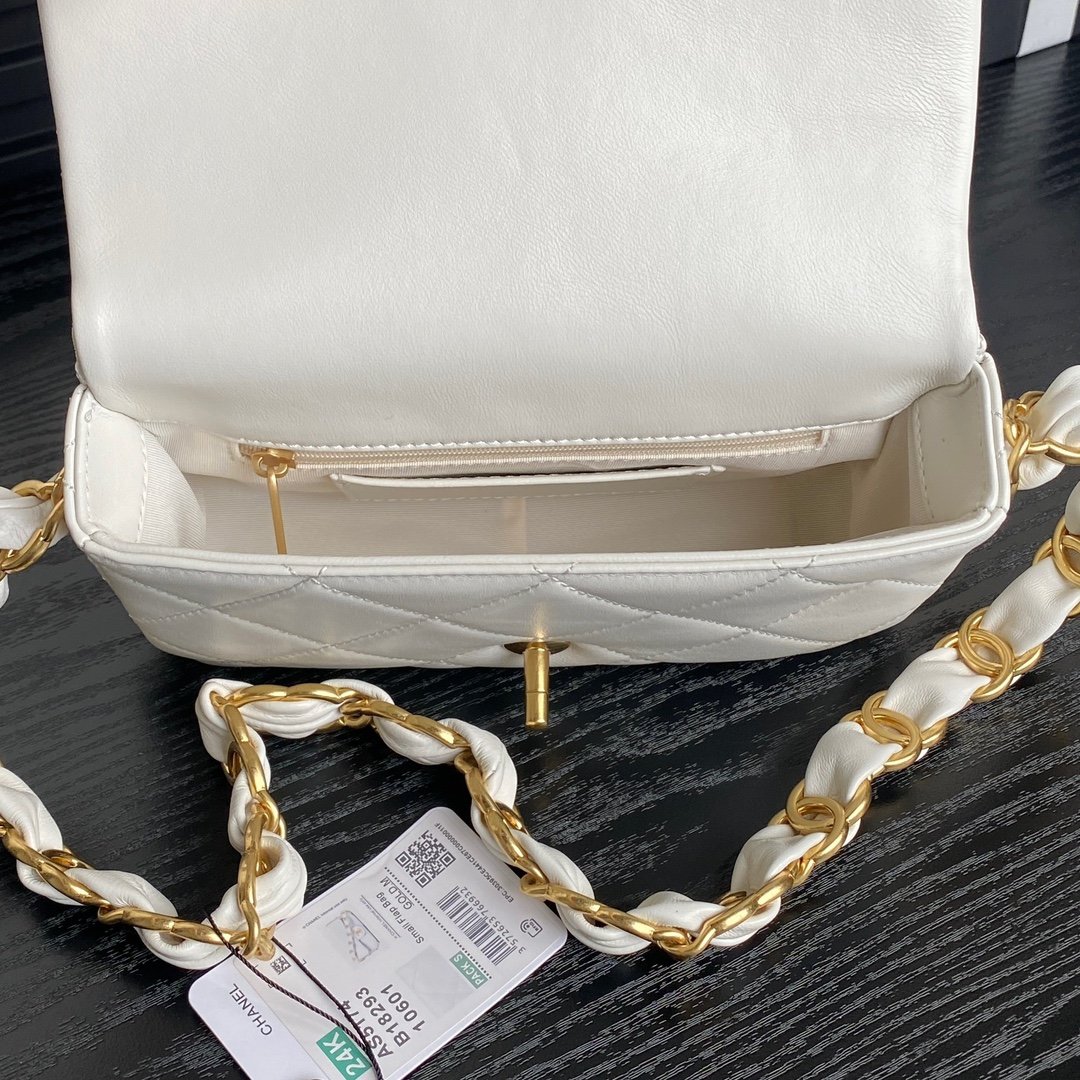 CHANEL underarm bag - Image 6