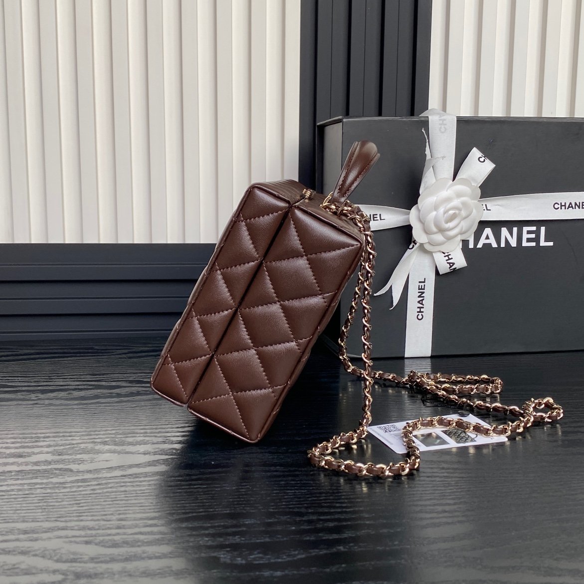 CHANEL makeup bag - Image 4