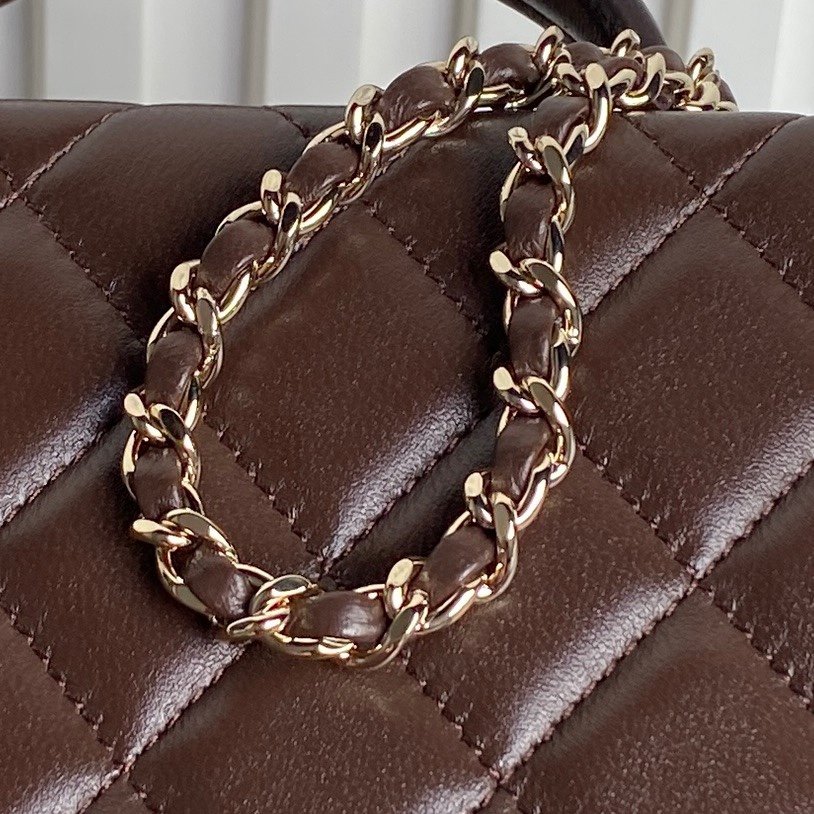 CHANEL makeup bag - Image 8