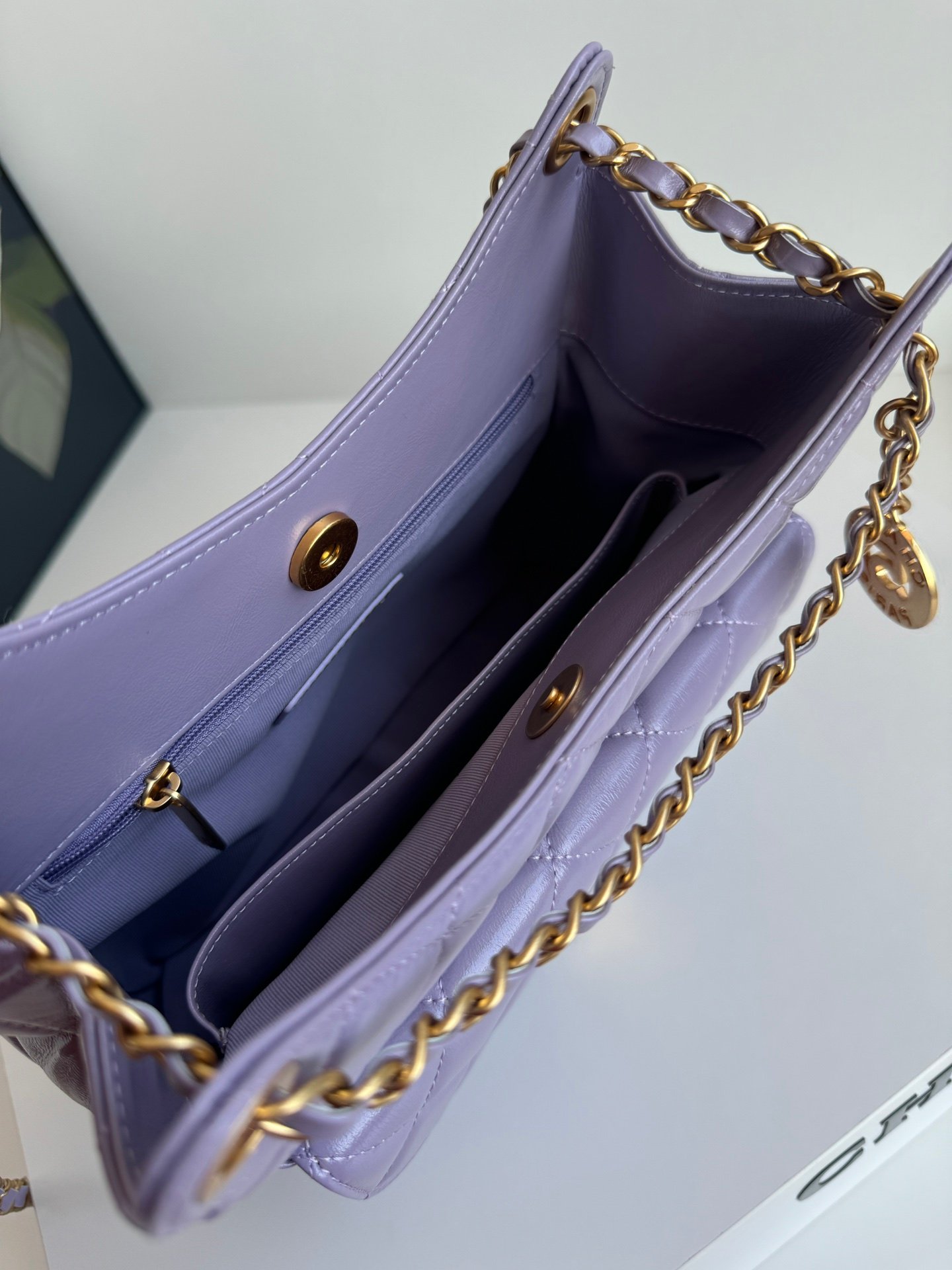 CHANEL hobo hippie bag - Image 7