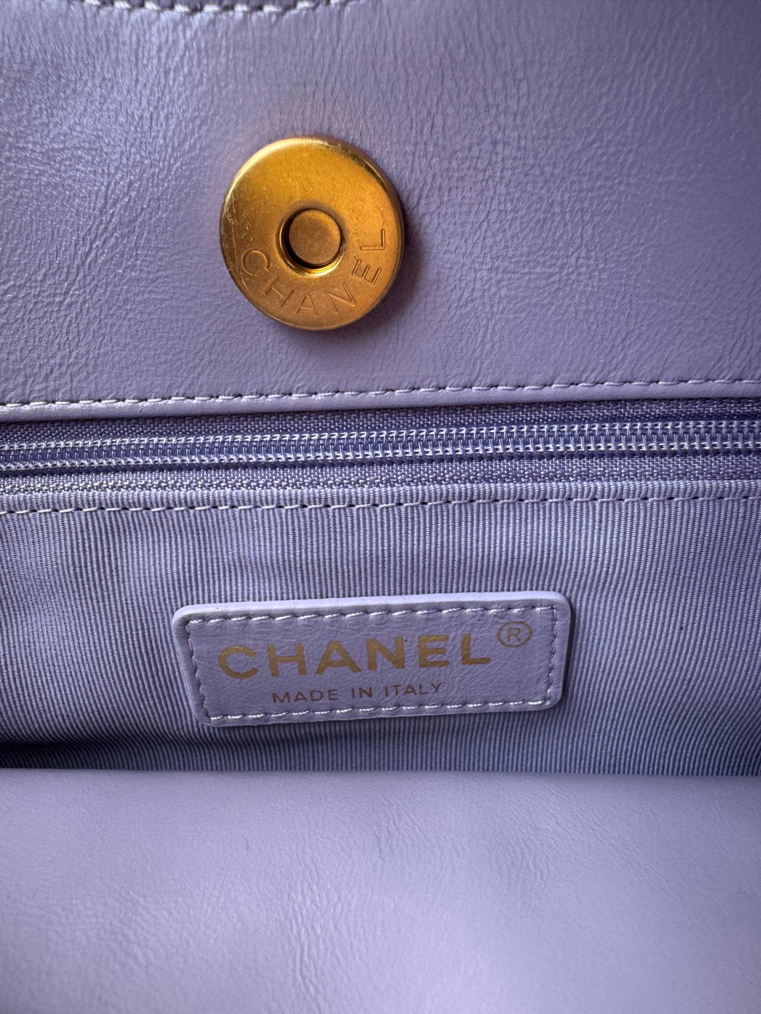 CHANEL hobo hippie bag - Image 8