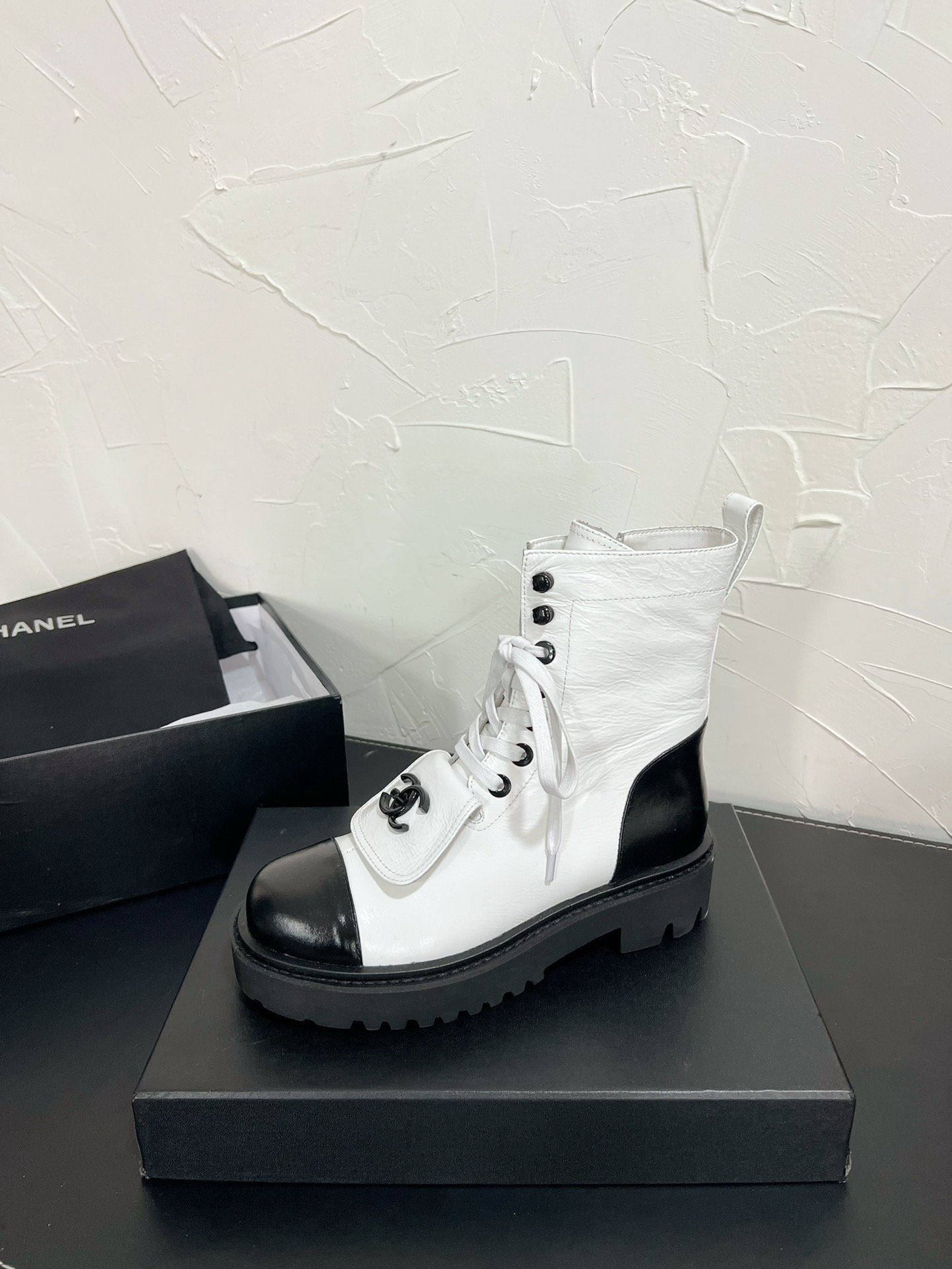 CHANEL Martin ankle boots - Image 9