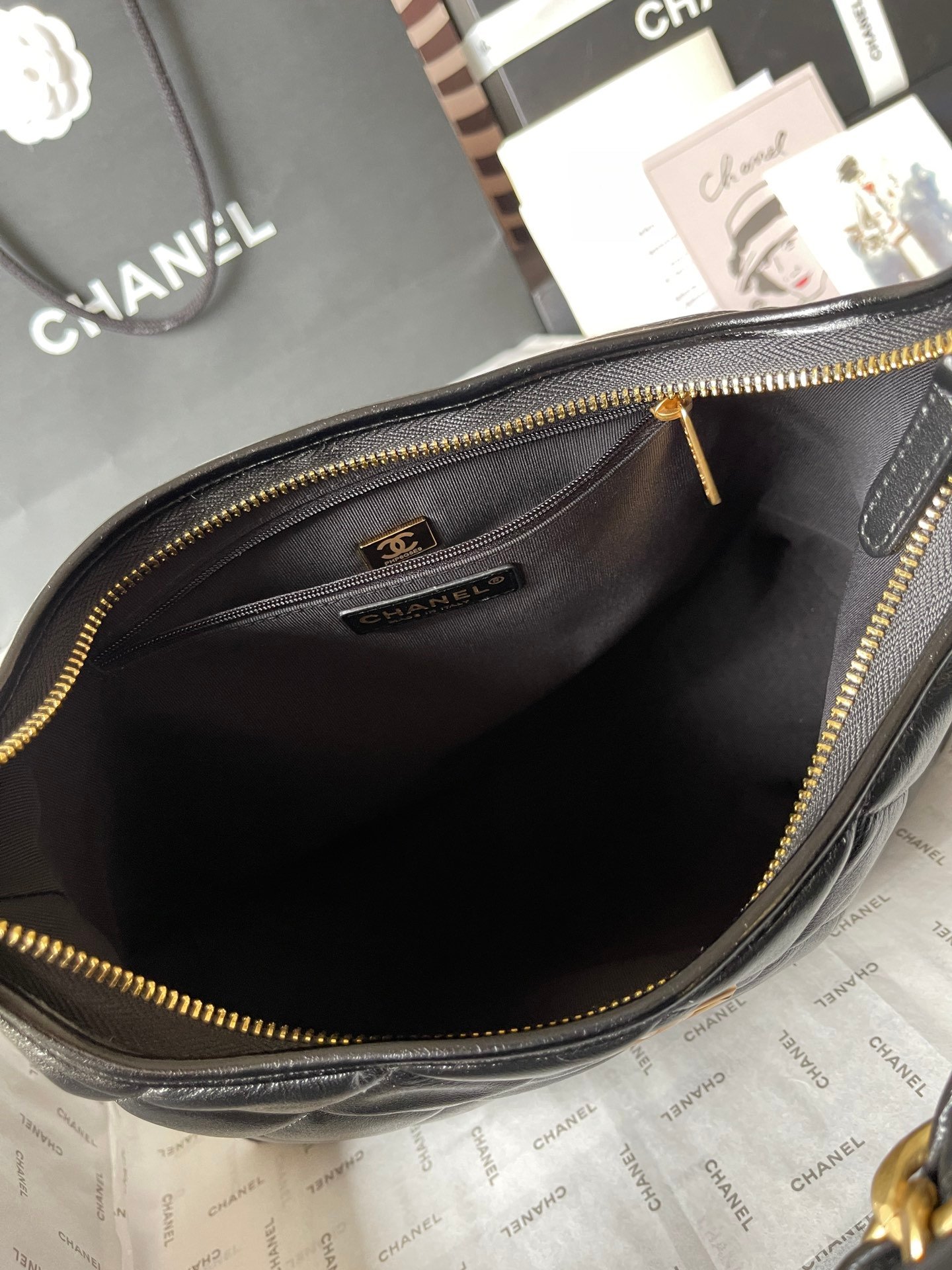 CHANEL hobo bag - Image 7