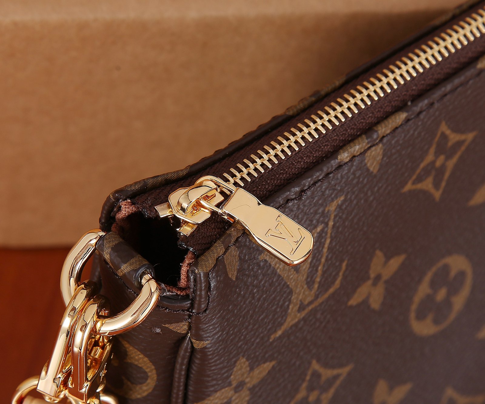 LV Pochette Accessoires bag - Image 3
