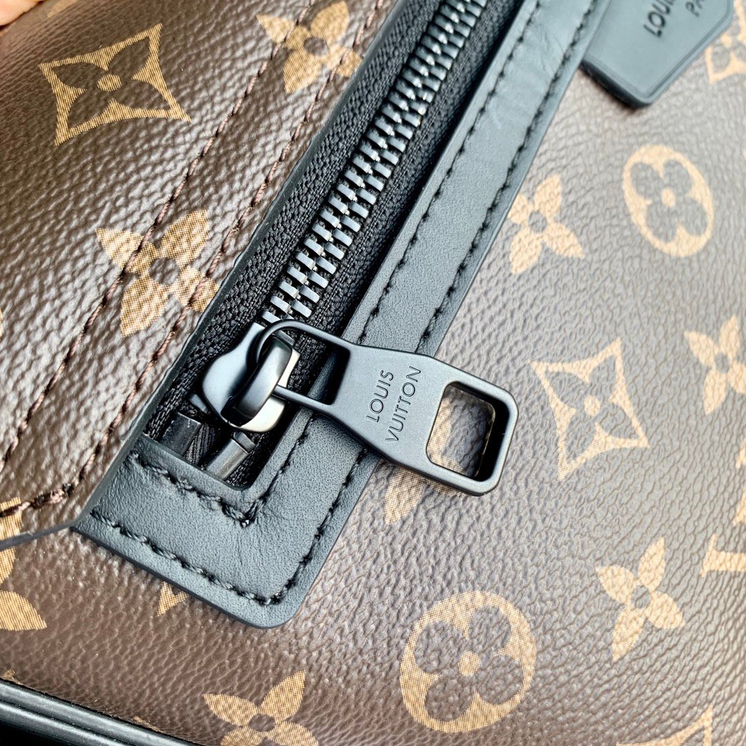 2 colors-LV S-Cape Postman Bag - Image 6