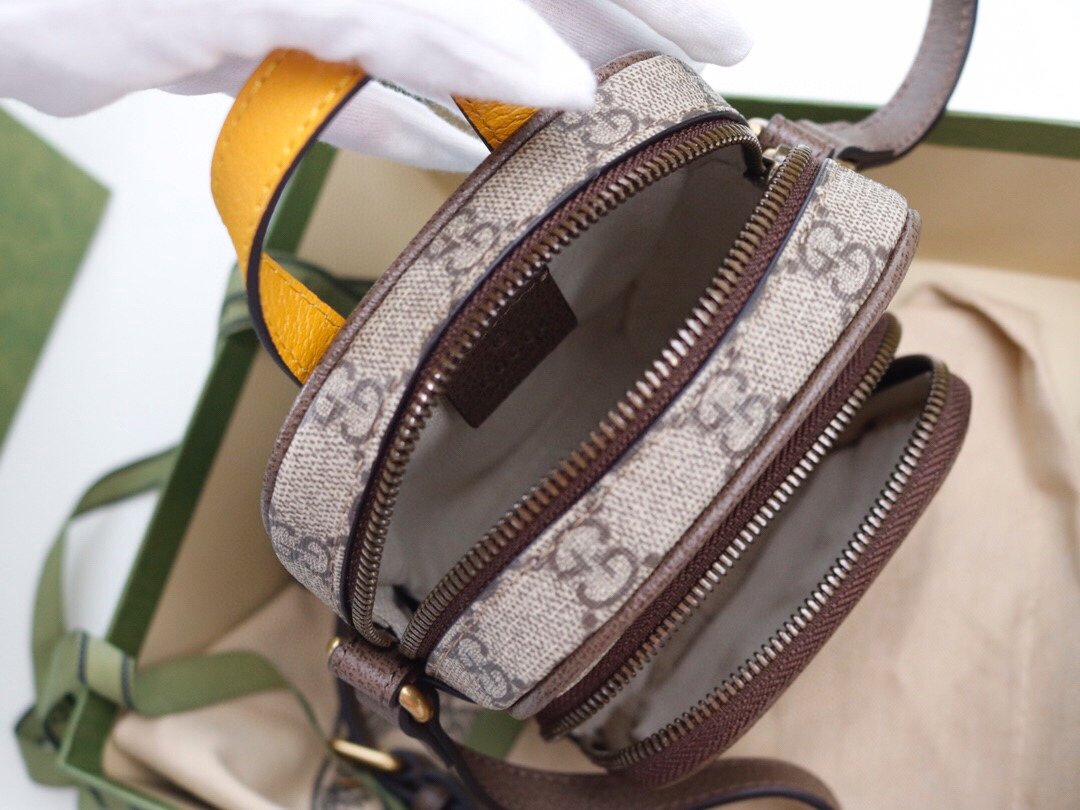 GUCCI Mini Cow Leather Bag - Image 8