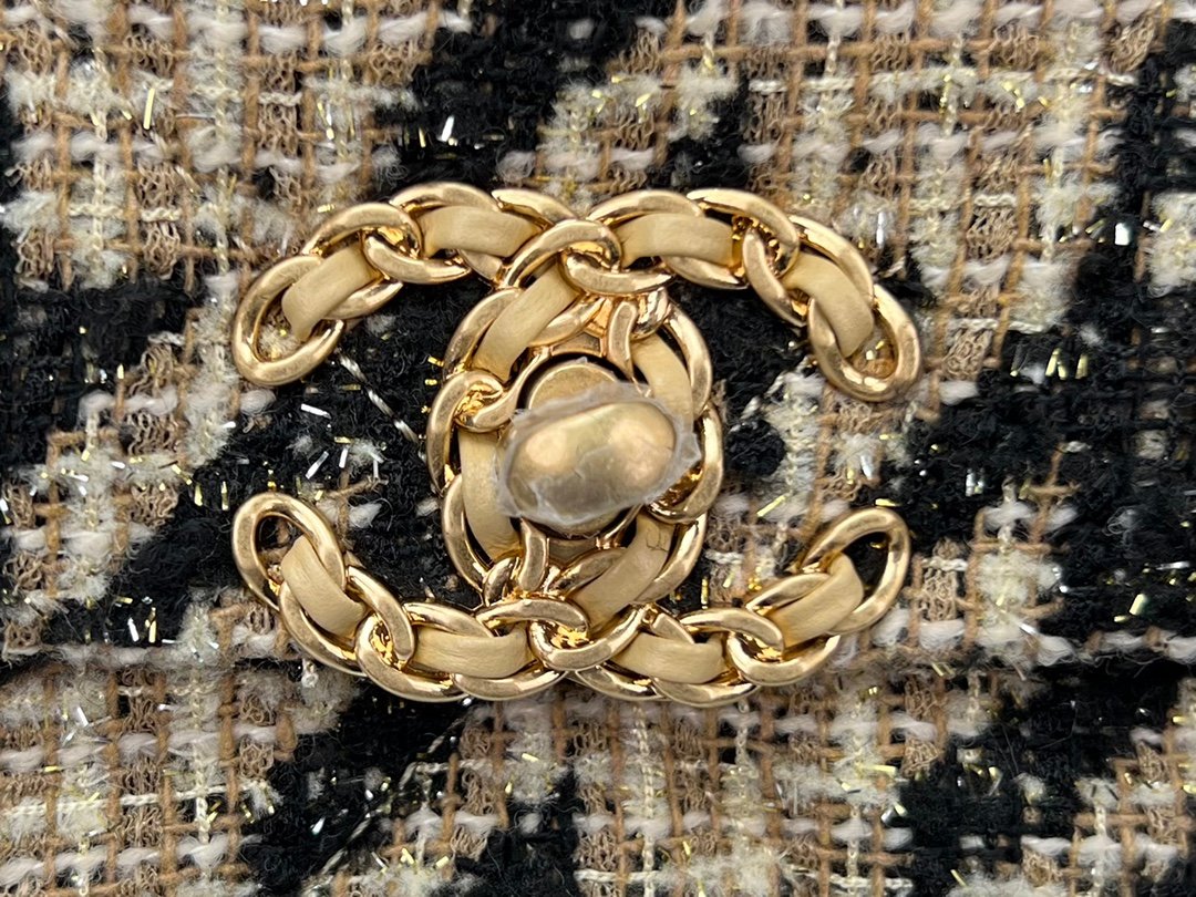 CHANEL plush handbag series - Image 2