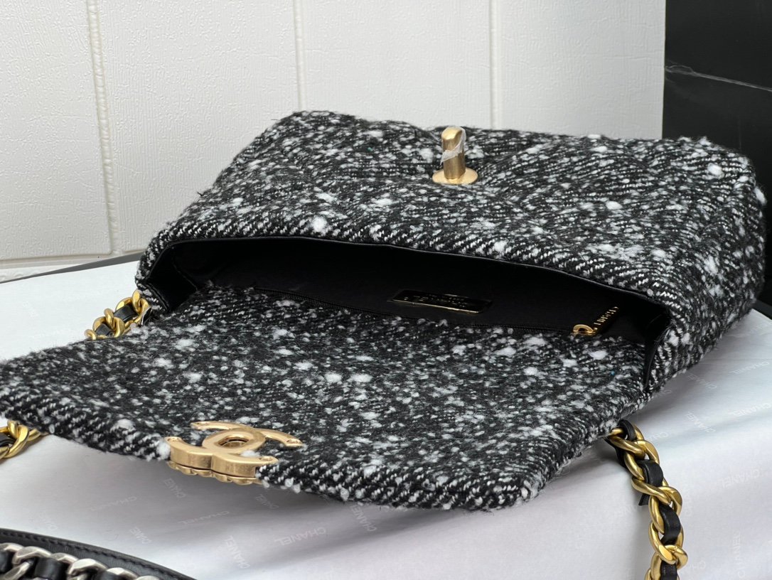 CHANEL plush handbag series - Image 5