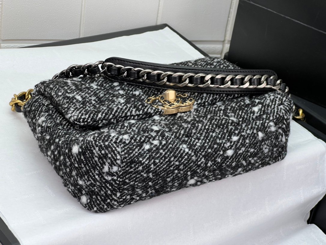 CHANEL plush handbag series - Image 6