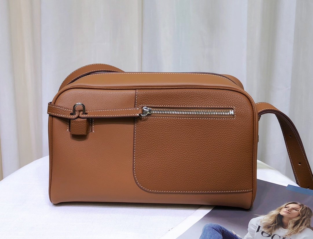 Hermes Nouveau on Body bag - Image 2