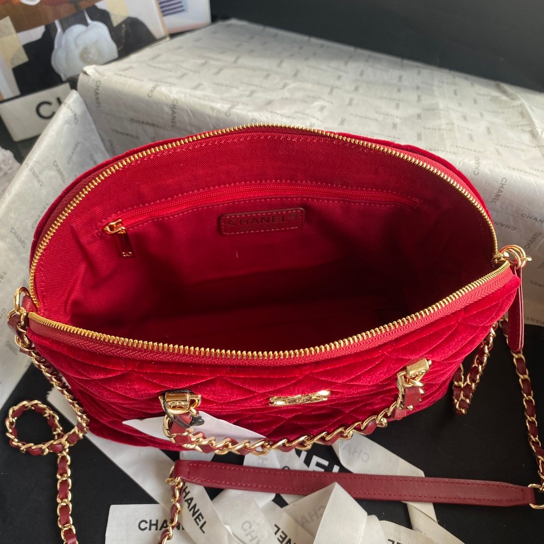 Chanel Large Lamb Wool Shell Bag - Image 6