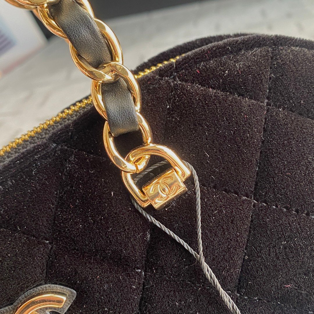 Chanel Large Lamb Wool Shell Bag - Image 2