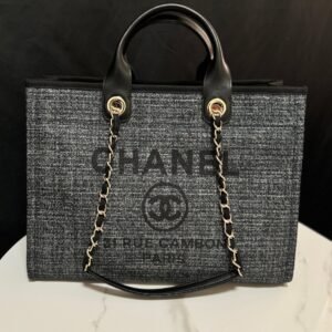 CHANEL eauville bag