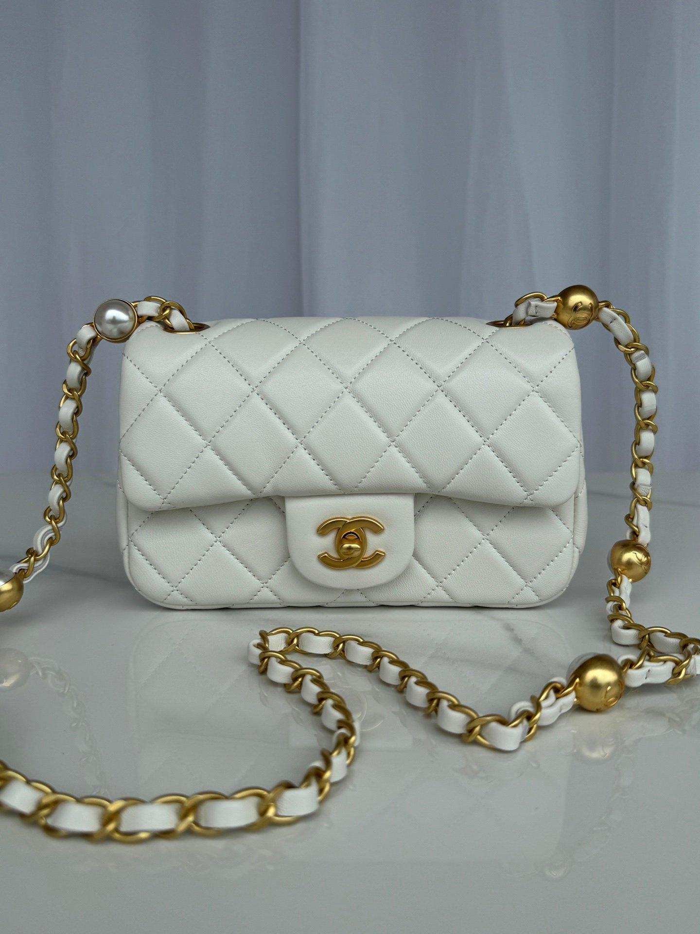 CHANEL shoulder bag