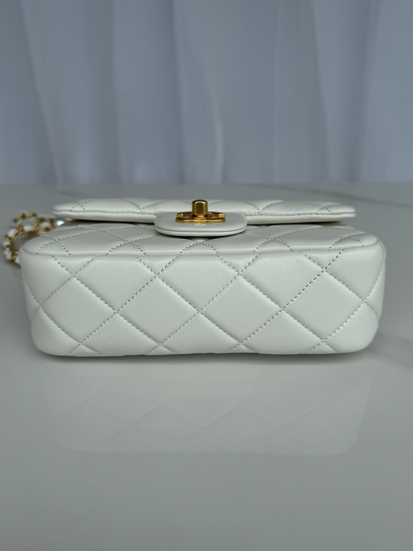CHANEL shoulder bag - Image 3
