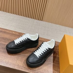 LV Discovery shoe