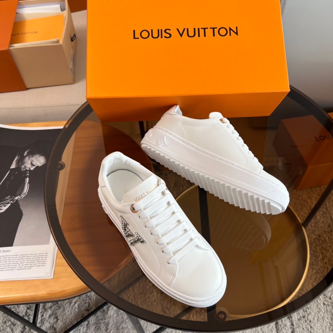 LV Cute Little White Shoes - Image 4