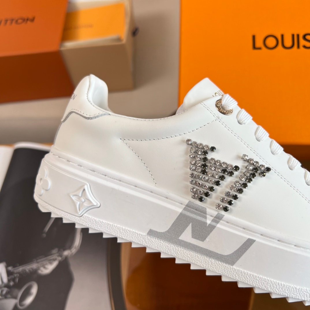 LV Cute Little White Shoes - Image 5