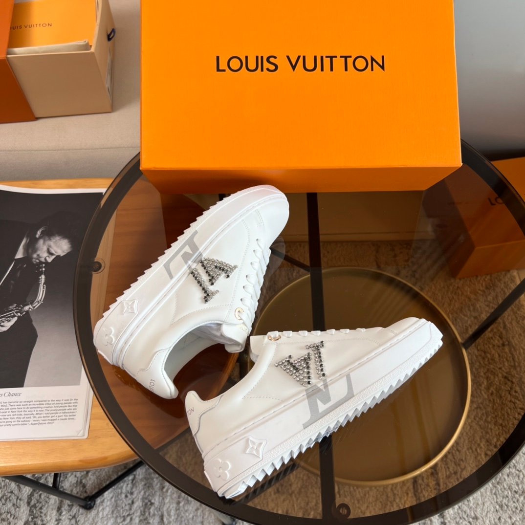 LV Cute Little White Shoes - Image 6
