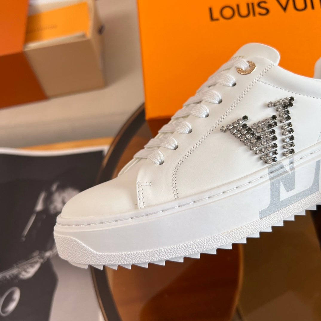 LV Cute Little White Shoes - Image 8