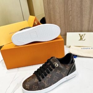 LV Fashion Versatile Board Shoes