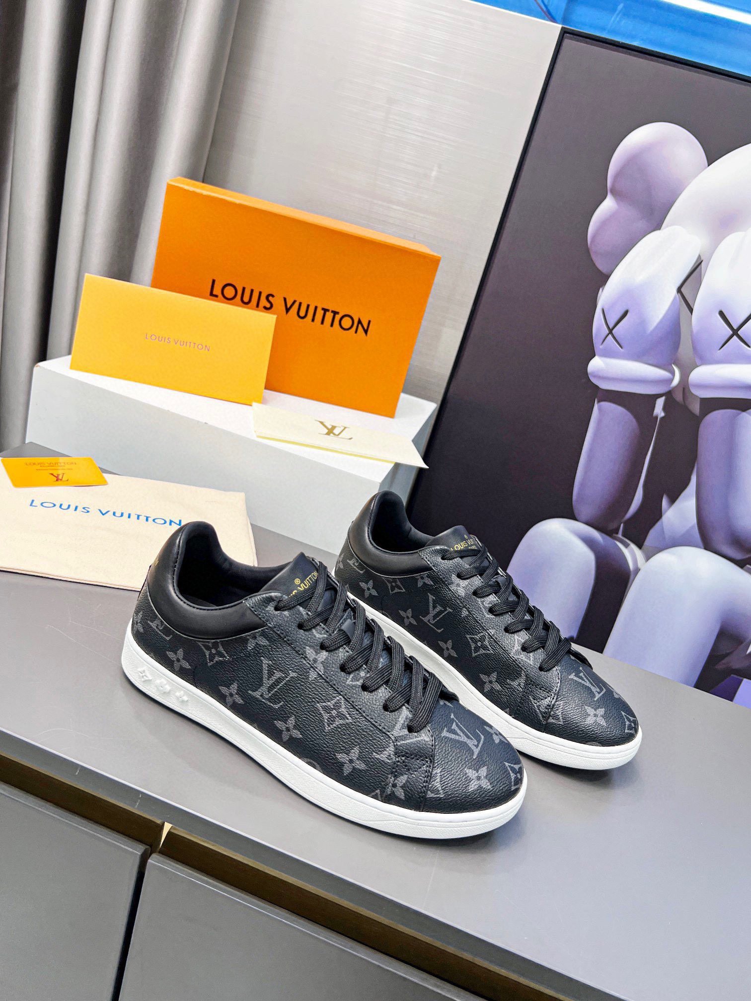 LV Fashion Versatile Board Shoes