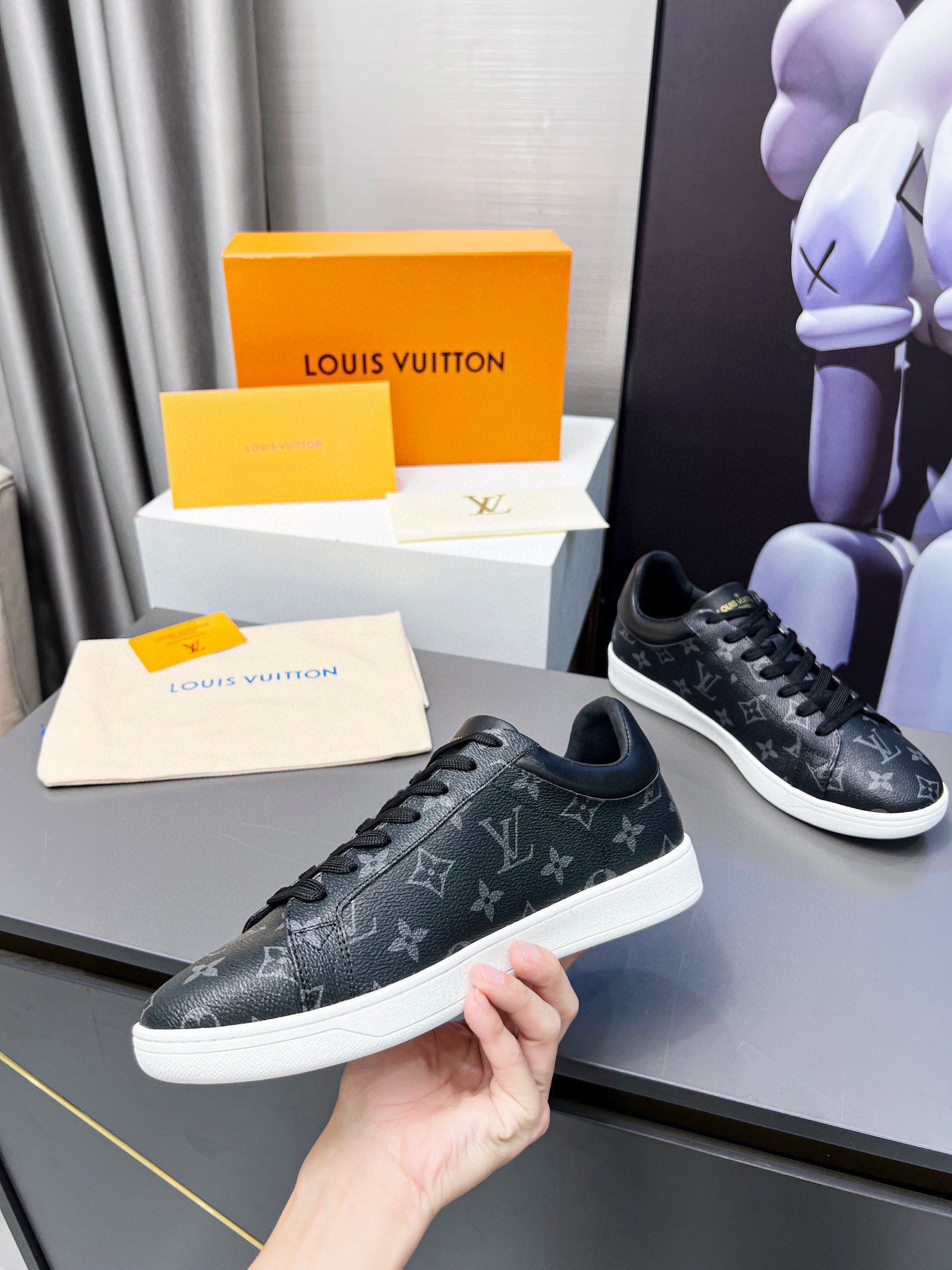 LV Fashion Versatile Board Shoes - Image 5