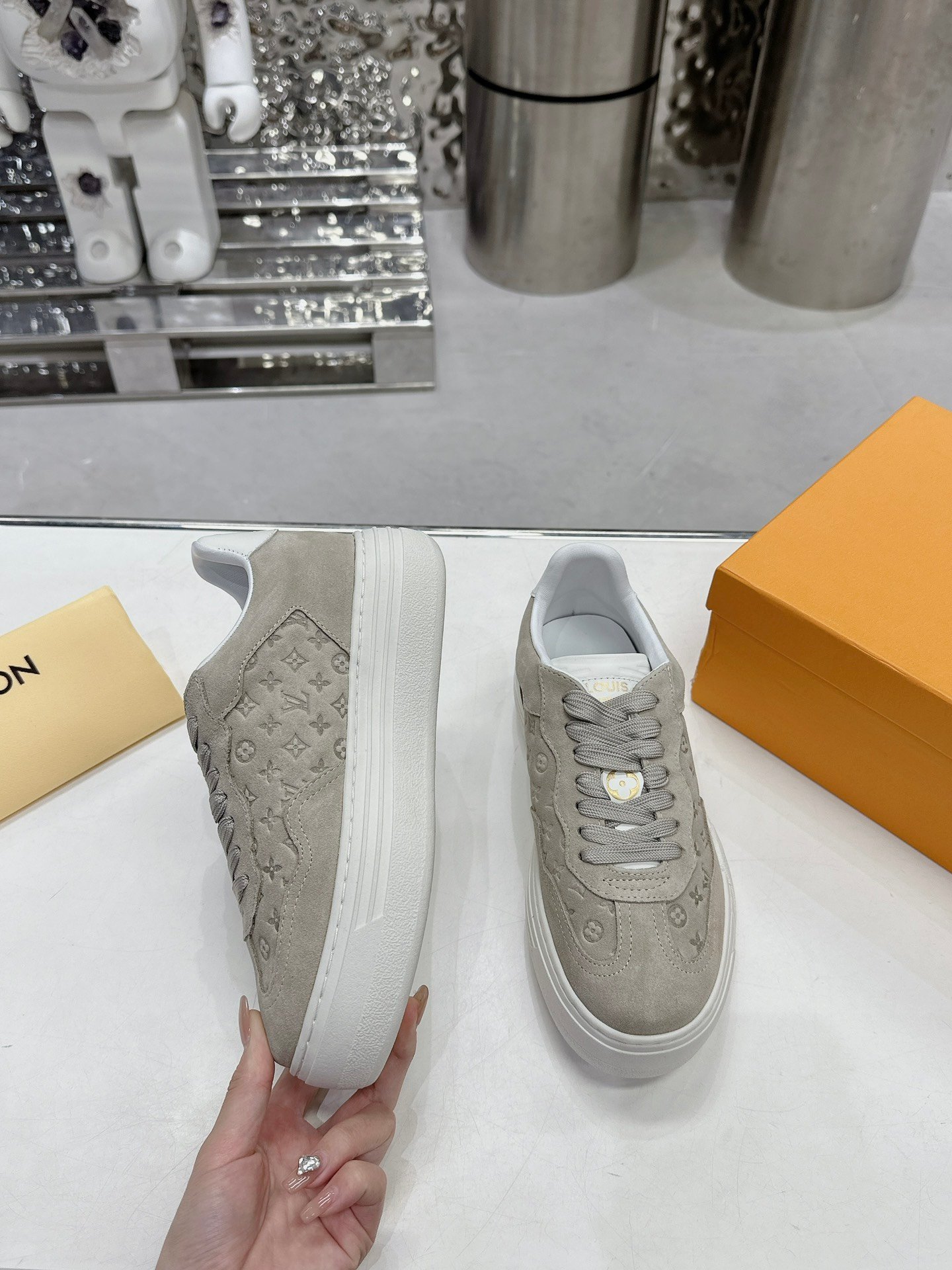 LV GROOVY PLATFORM Sneakers - Image 4