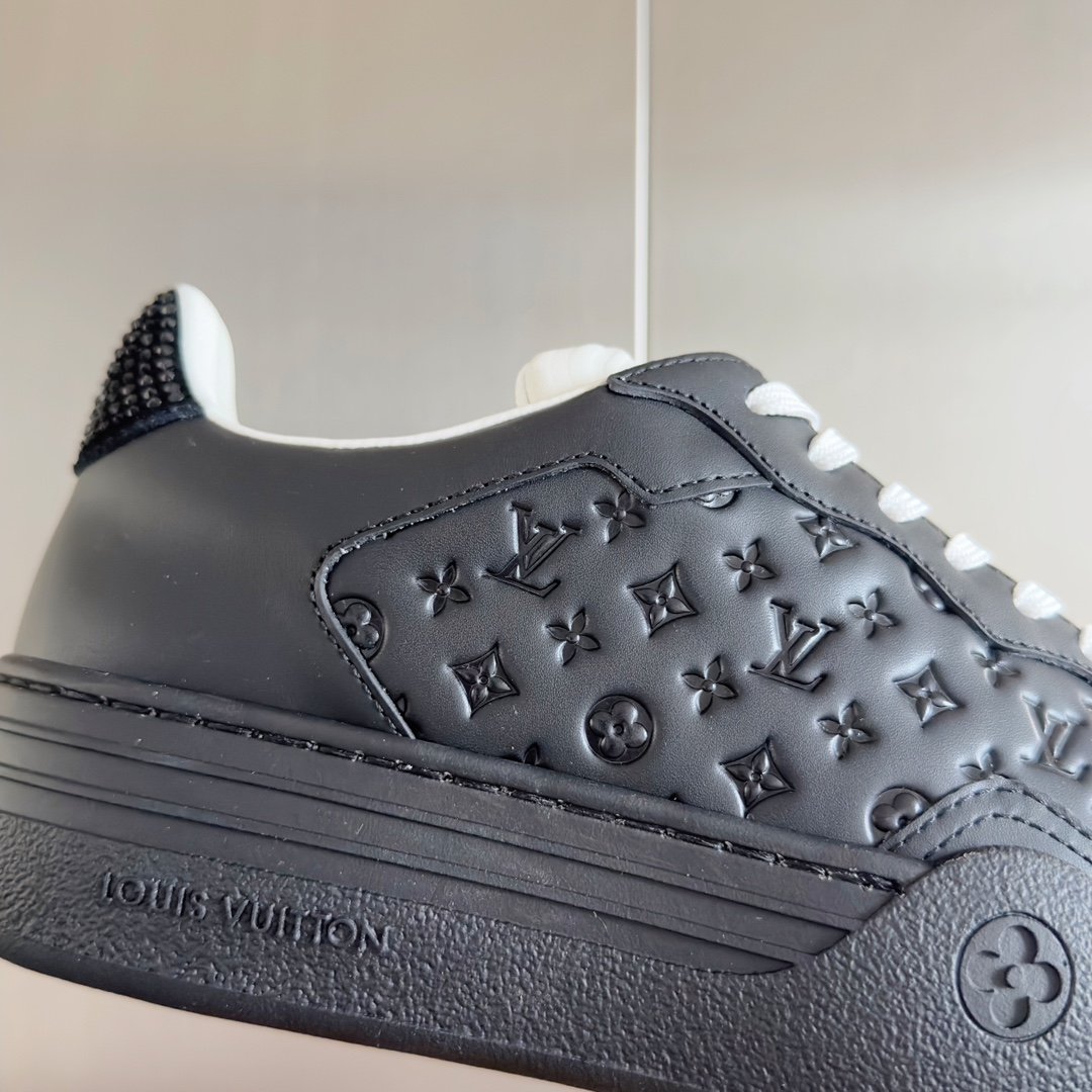 LV GROOVY the Year of the Loong Restricted Sneakers - Image 7
