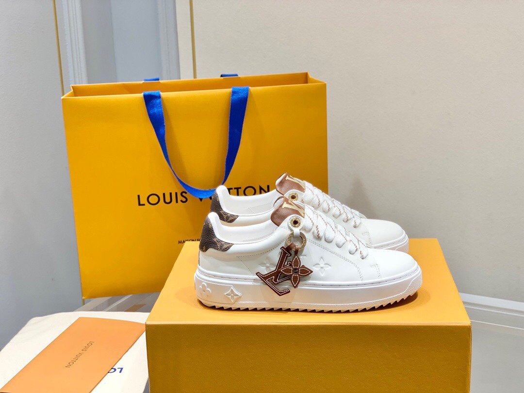 LV pendant buckle thick soled white shoes - Image 2