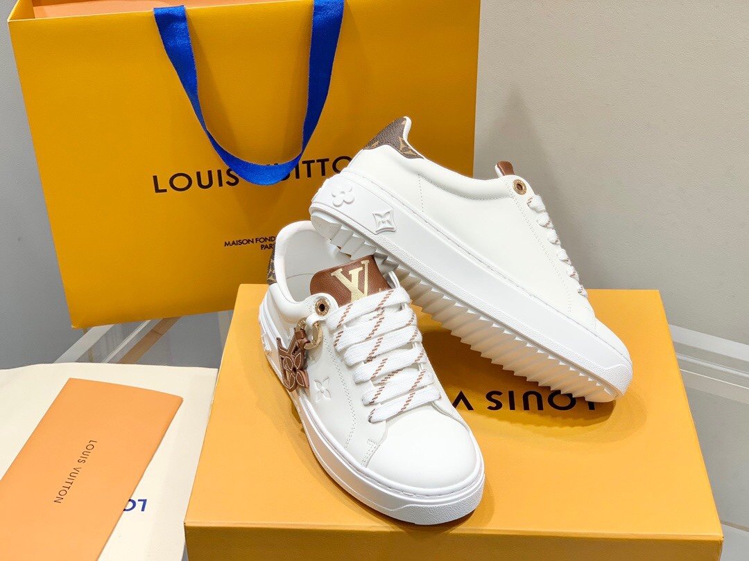 LV pendant buckle thick soled white shoes - Image 4