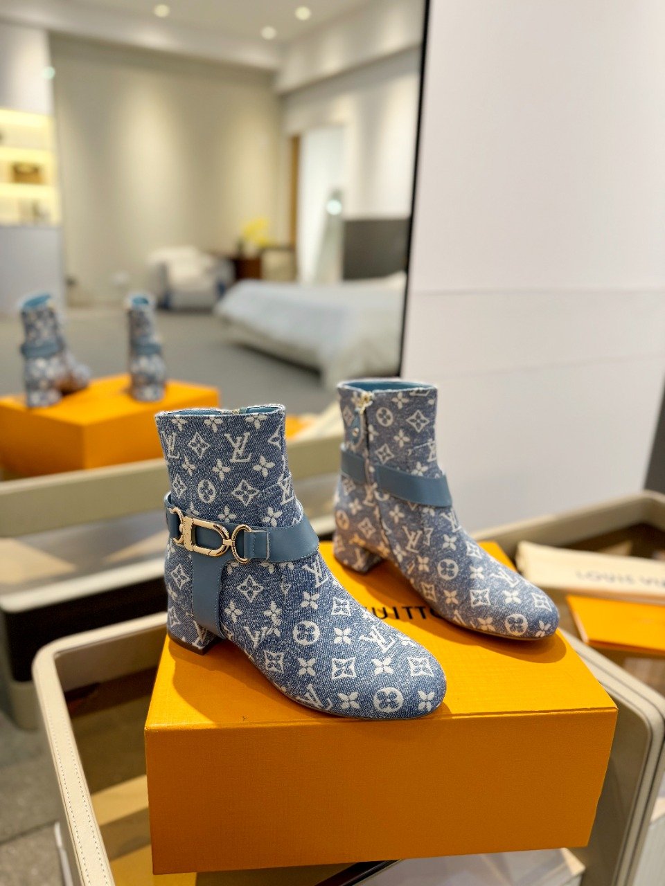 LV autumn and winter new short boots - Image 4