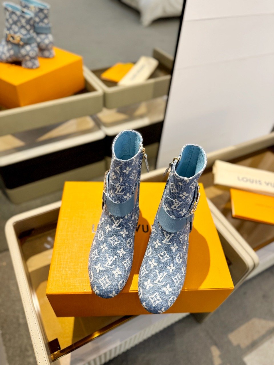 LV autumn and winter new short boots - Image 6