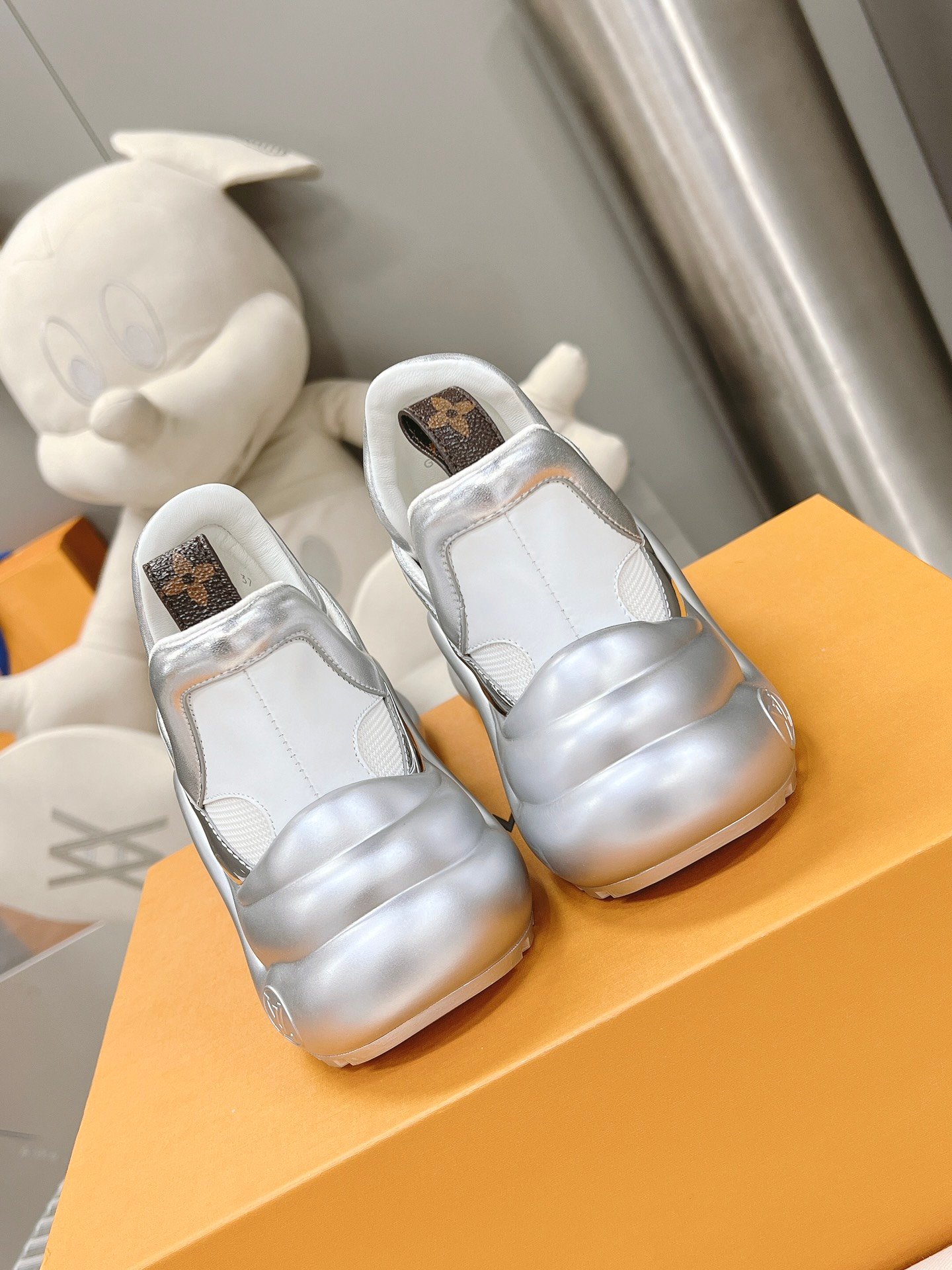 LV Archlight 1.0 shoe - Image 8