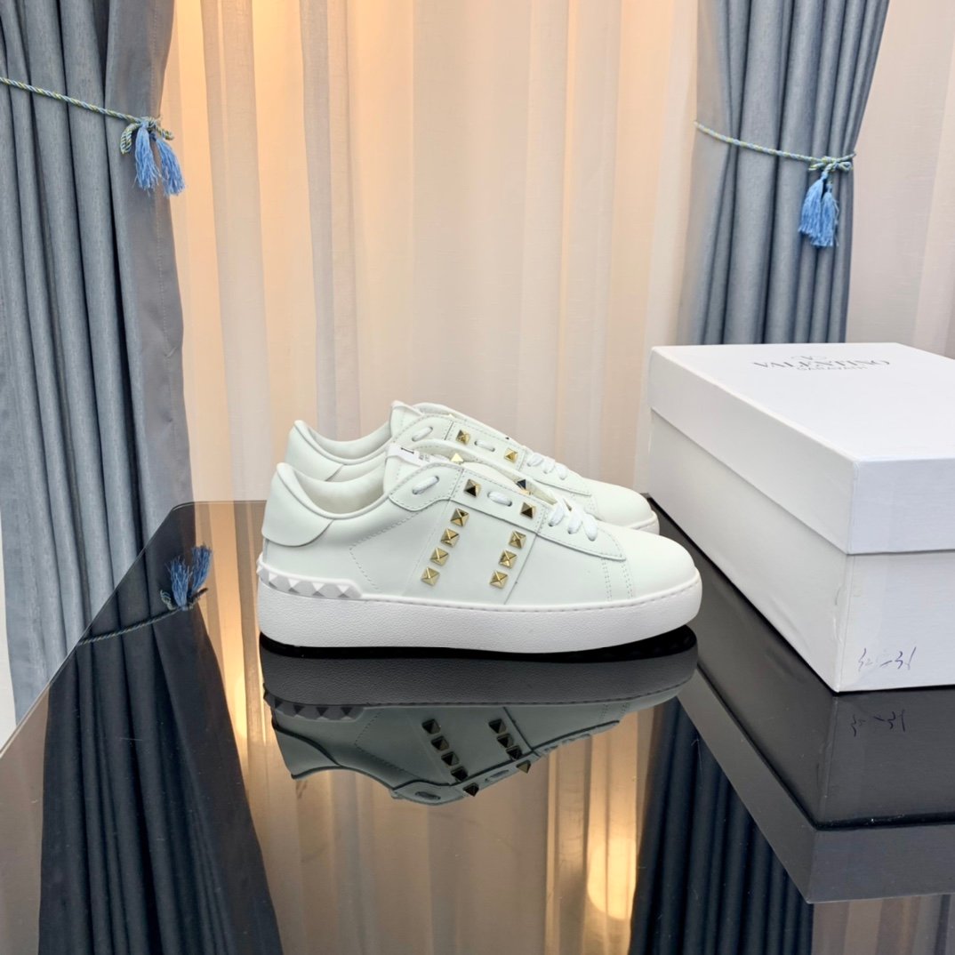 ππ΄πΏπΈπππΌππ rivet sneakers