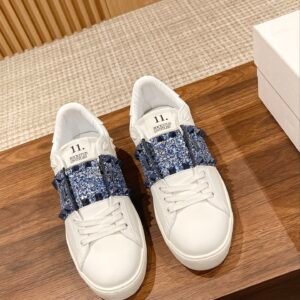 Valentino's new casual white shoes