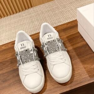 Valentino's new casual white shoes