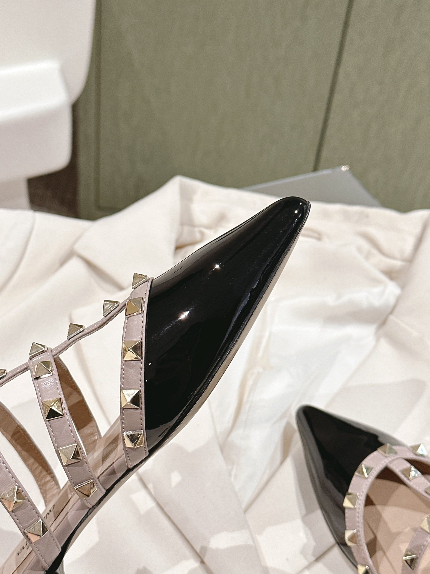 VALENTINO ROCKSTUD Riveted Flat Shoes - Image 5