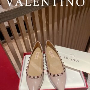 VALENTINO ROCKSTUD Riveted Flat Shoes