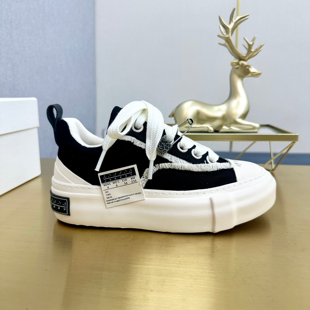 BALENCIAGA Retro Casual Sneakers