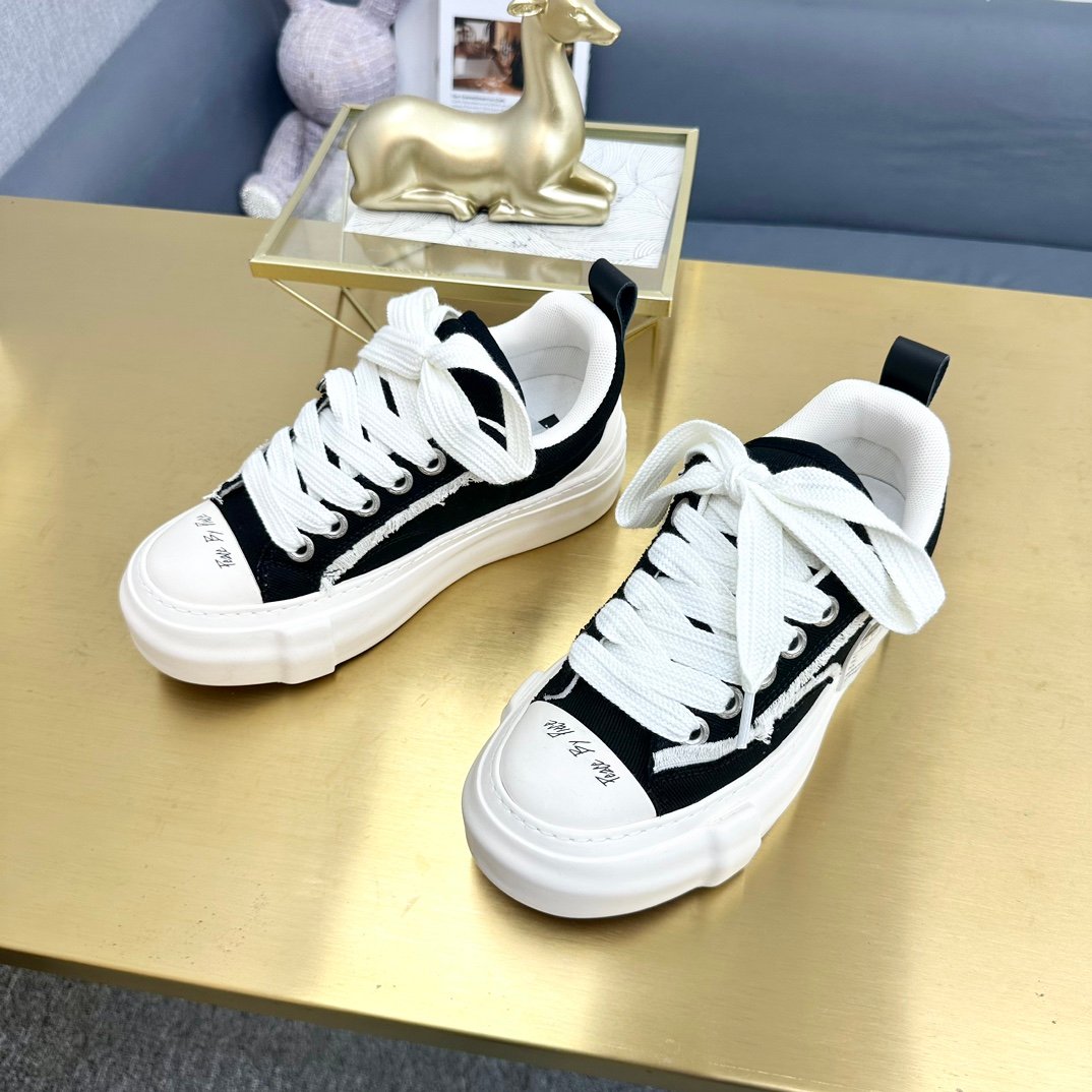 BALENCIAGA Retro Casual Sneakers - Image 8