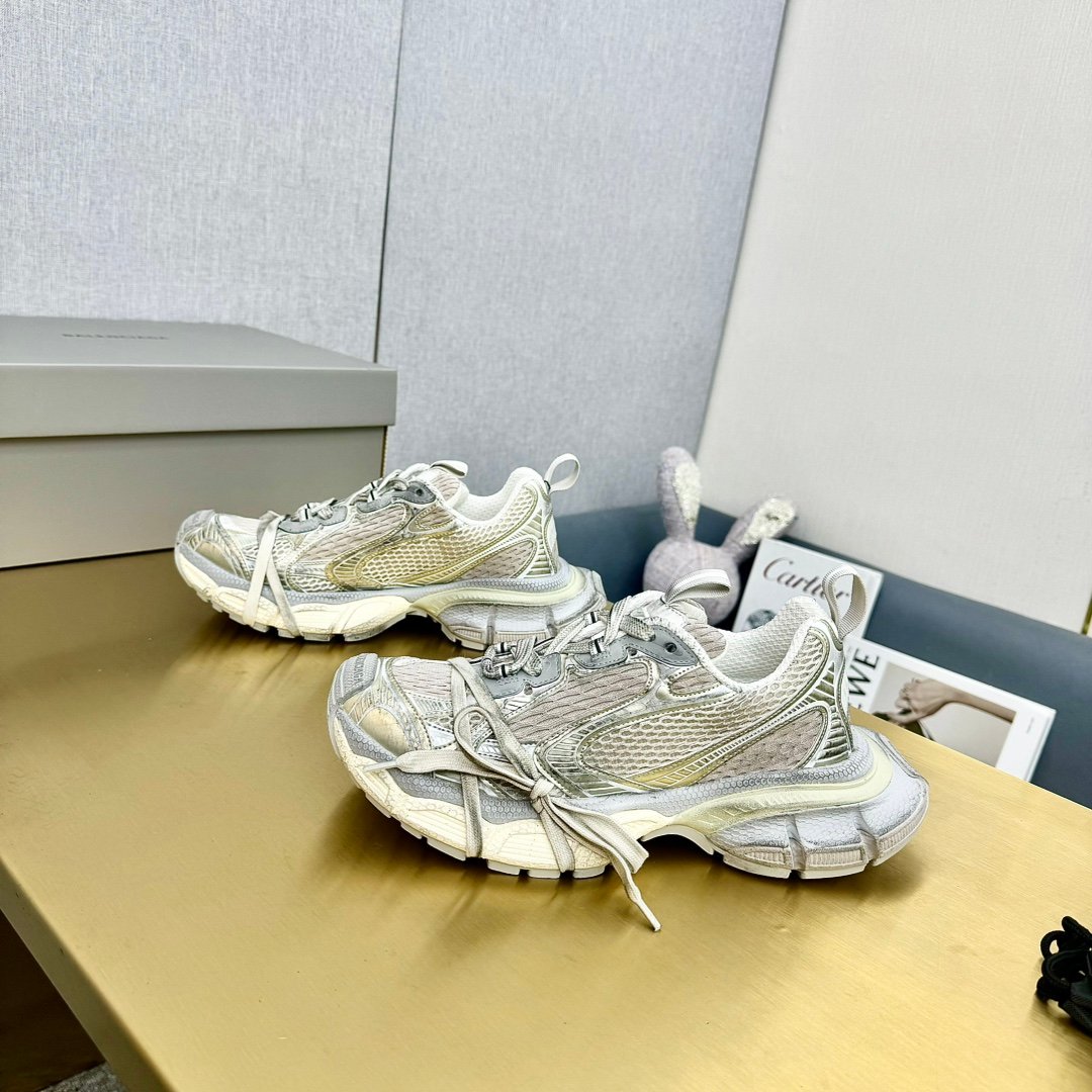BALENCIAGA Retro Casual Sneakers - Image 3